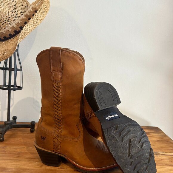 Wrangler cowgirl boots Shoes - Wrangler Womens Size 6 Cowgirl Boot Leather Square Toe